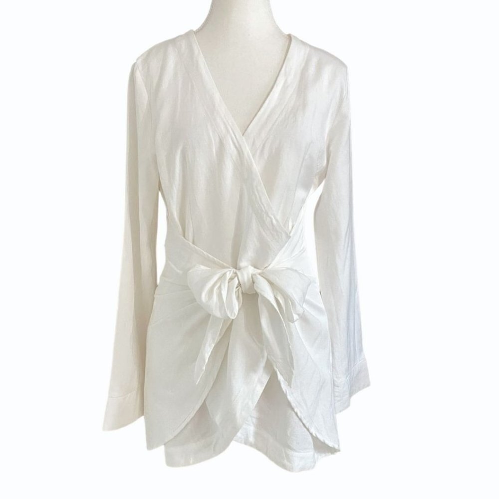 NWT RHYTHM LIVIN WHITE LONG SLEEVE TIE FRONT TUNIC - S